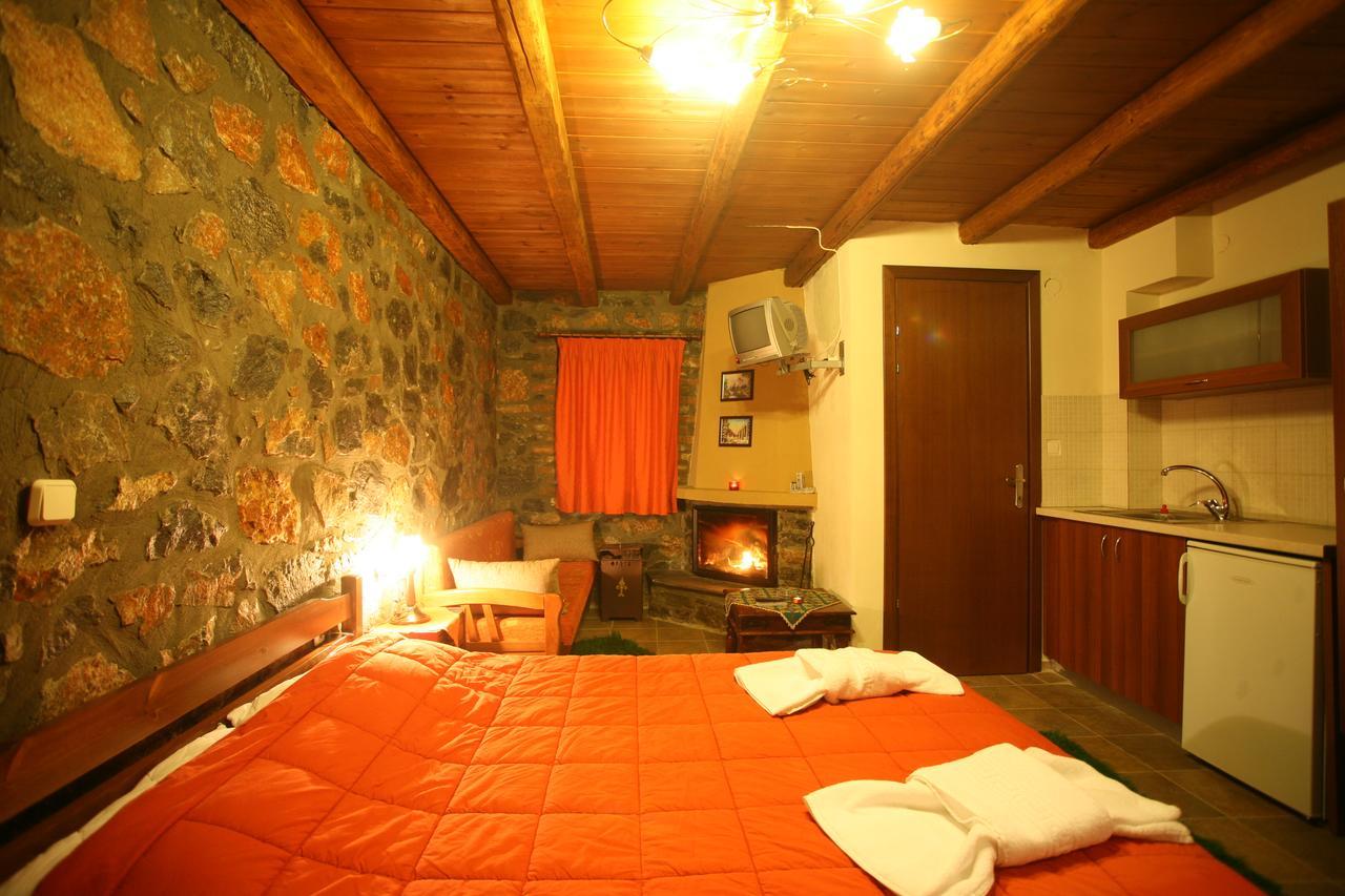 Eleni'S Guesthouse 帕雷斯阿吉萨那 外观 照片
